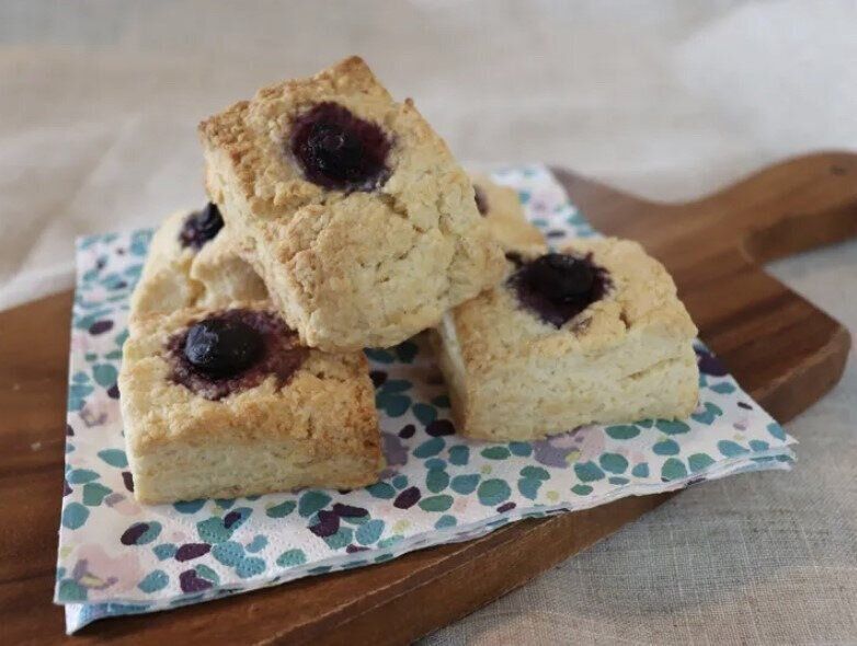 ブルーベリーとクリームチーズのスコーン