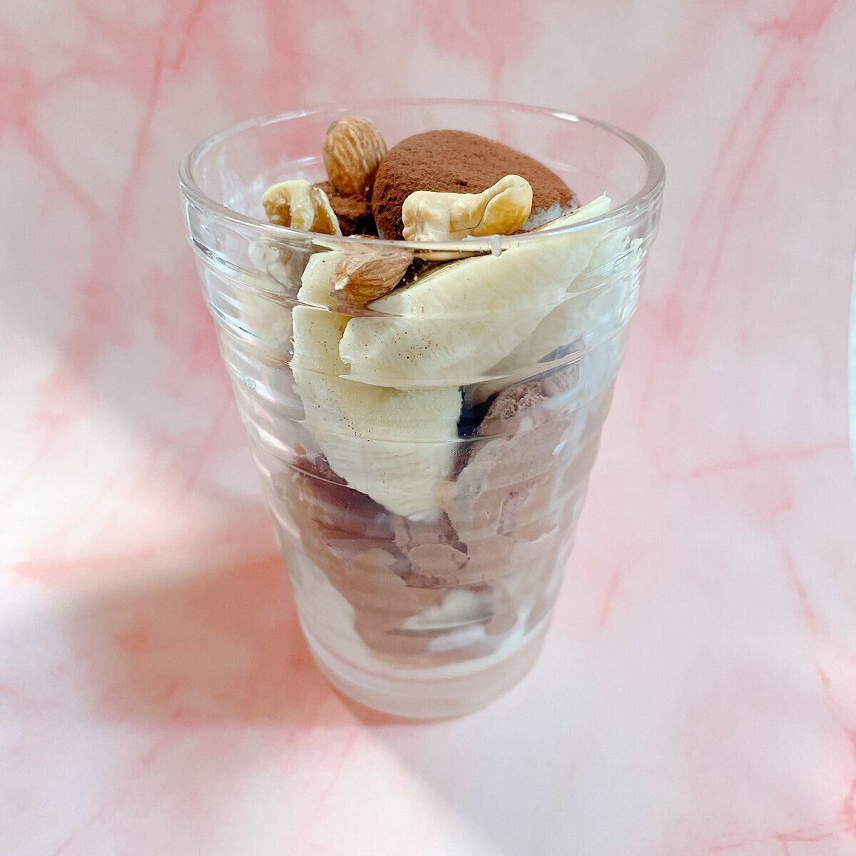 アイスとフルーツでパフェ風に