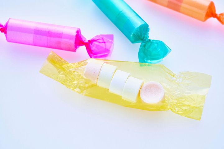 管理栄養士監修 賞味期限切れの ラムネ はいつまで食べられる 傷んだときの特徴や保存方法を解説 サンキュ 管理栄養士監修 賞味期限切れの ラムネ はいつまで食べられる 傷んだときの特徴や保存方法を解説 サンキュ