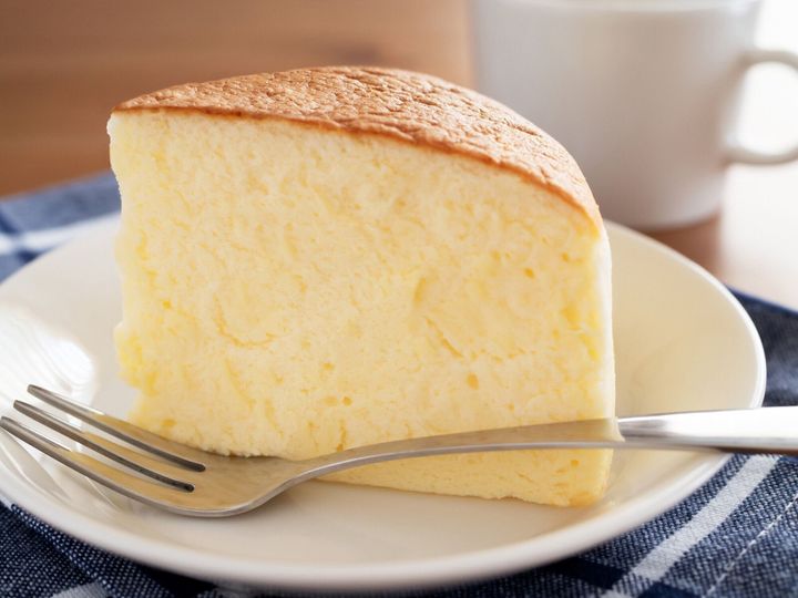皿の上にジグリー和綿チーズケーキ