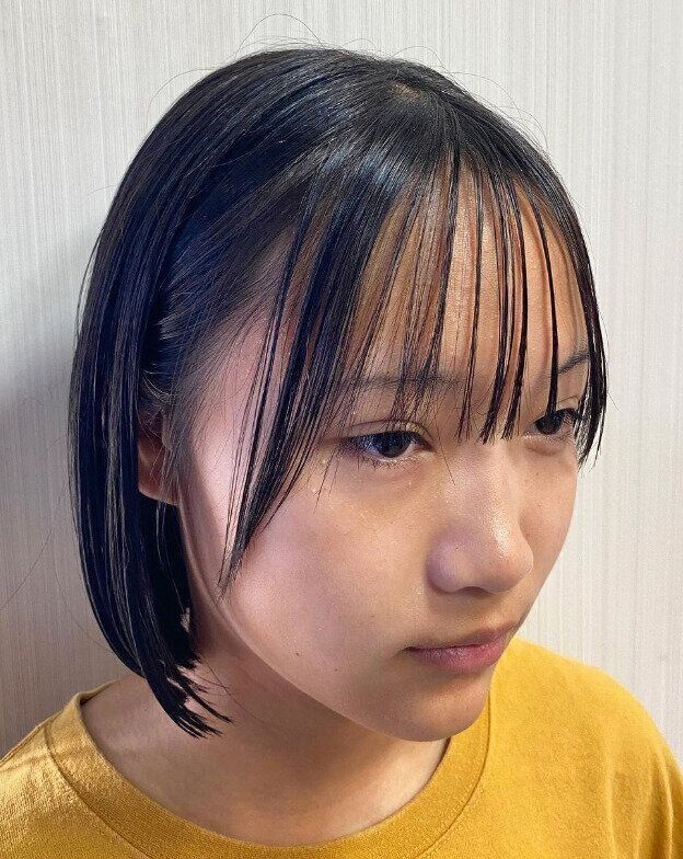 シースルーバングでおしゃれ見え！切りっぱなしボブ
