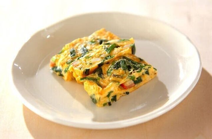 ニラとカニカマの卵焼き