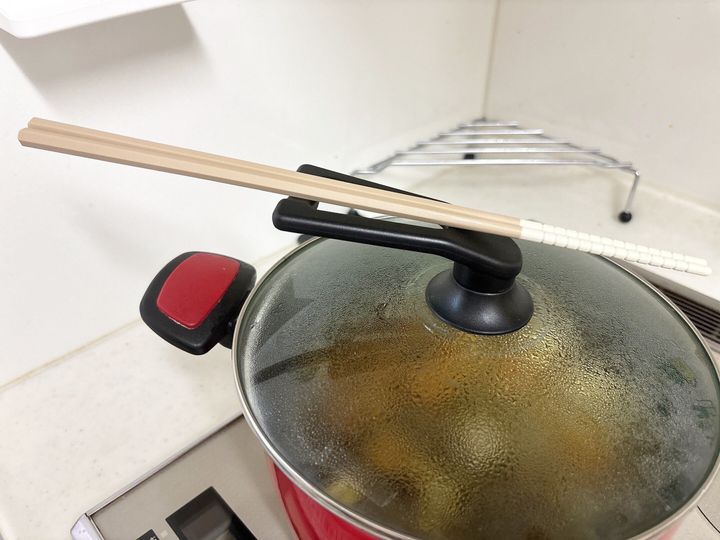 ダイソー立たせる鍋フタつまみ