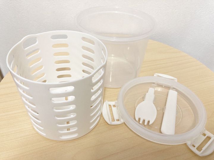 3COINSザル付きサラダボックス