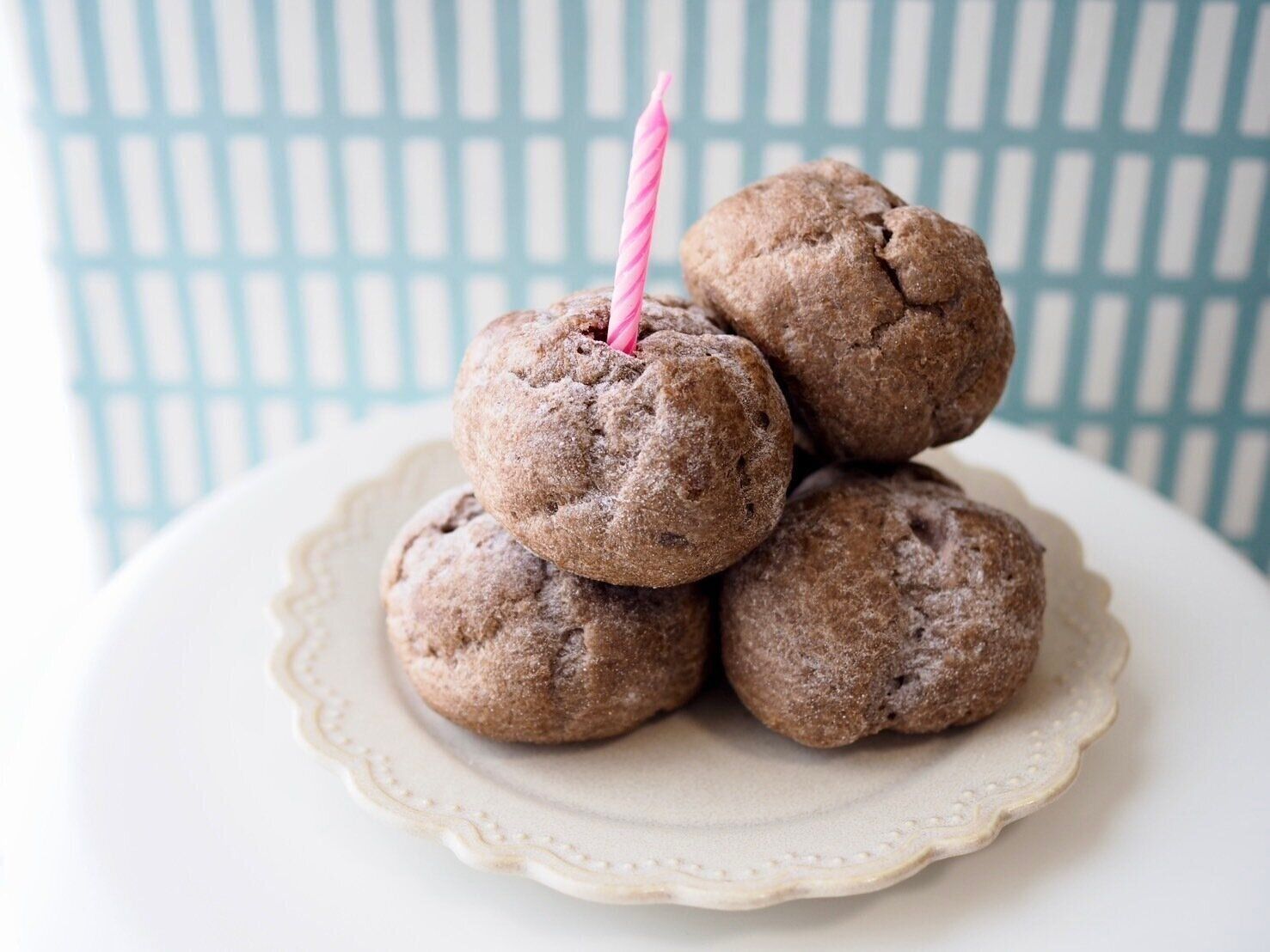 シャトレーゼ「ふっくらシューアイス ミルクチョコ」商品写真