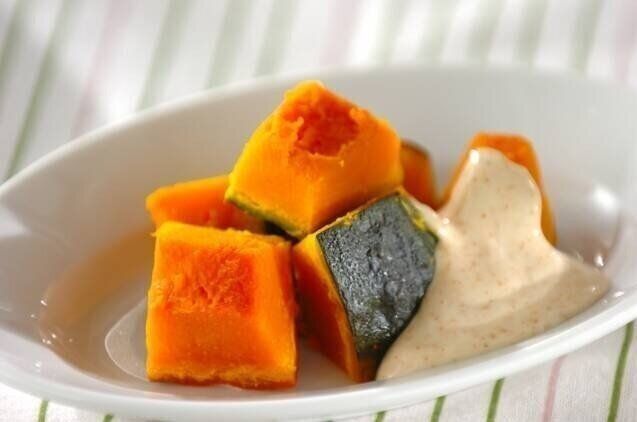 カボチャのクリーム添え
