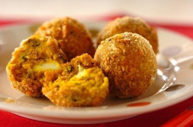 おつまみになるチーズインカレーカボチャコロッケ