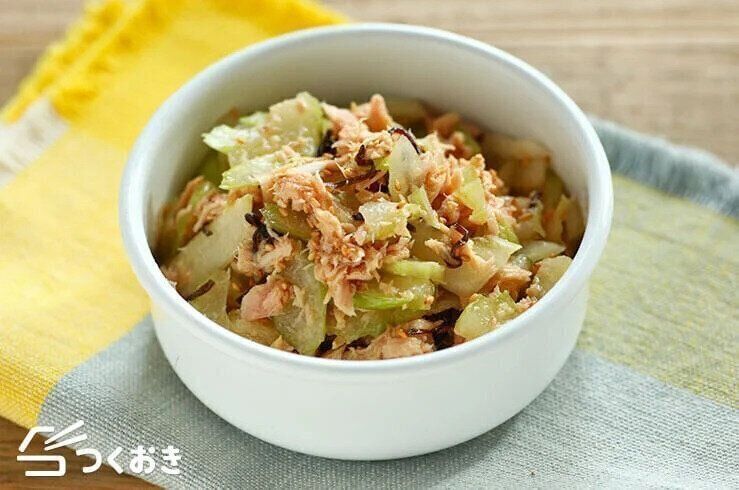 セロリとツナの塩こんぶ和え