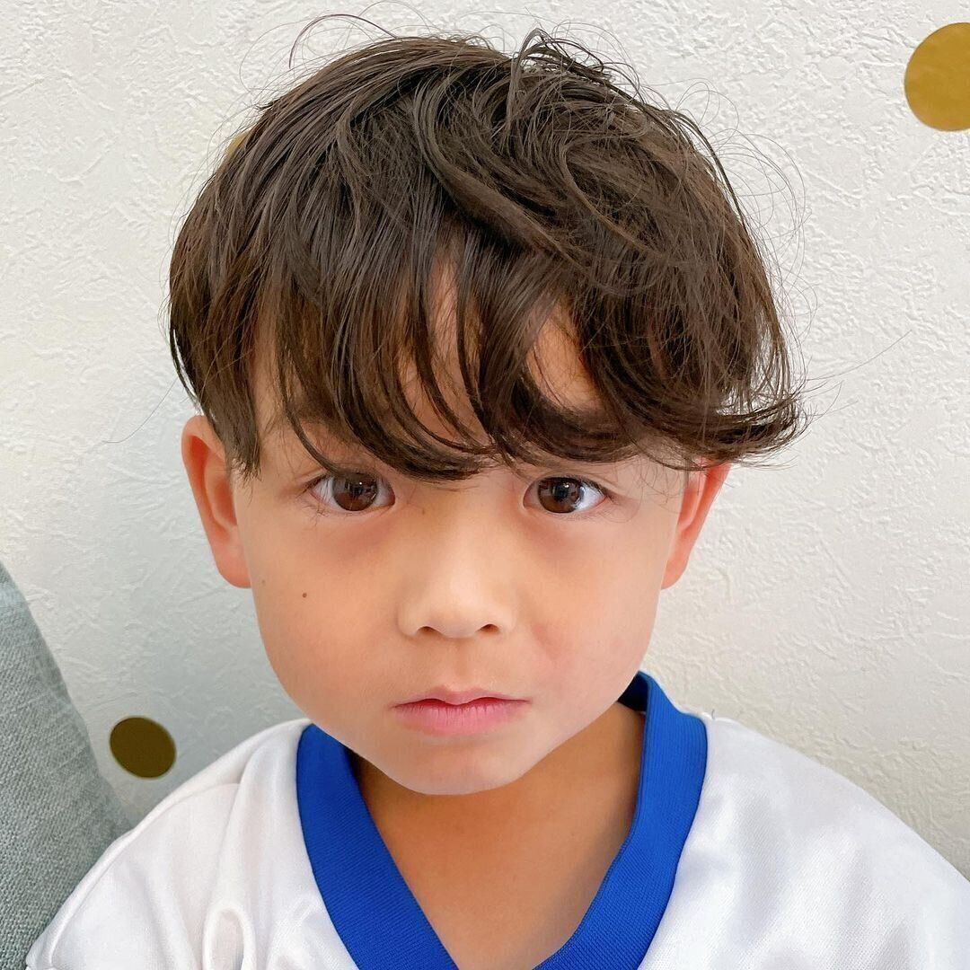 おしゃれ小学生男子の髪型・ヘアカタログ！2ブロックとパーマの組み合わせがかわいいヘアスタイル