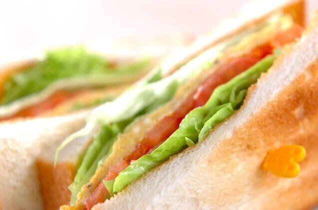 チーズオムレツサンド