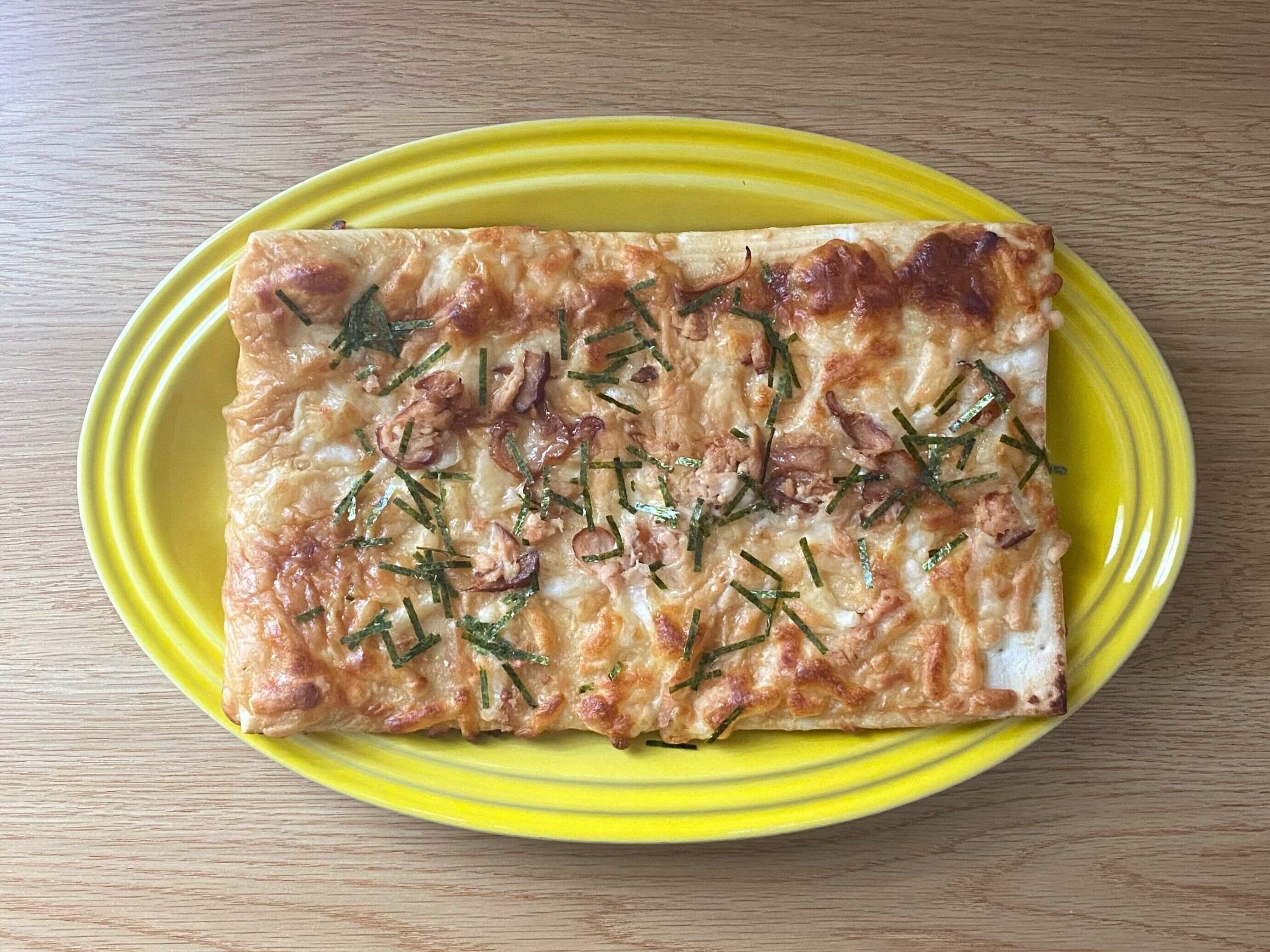 オーブンでそのまま焼けるピザ 照り焼きマヨチキン