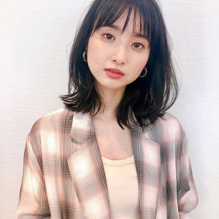 40代丸顔に似合うヘアスタイル 大人抜け感のあるヘアでトレンド感もアップ!