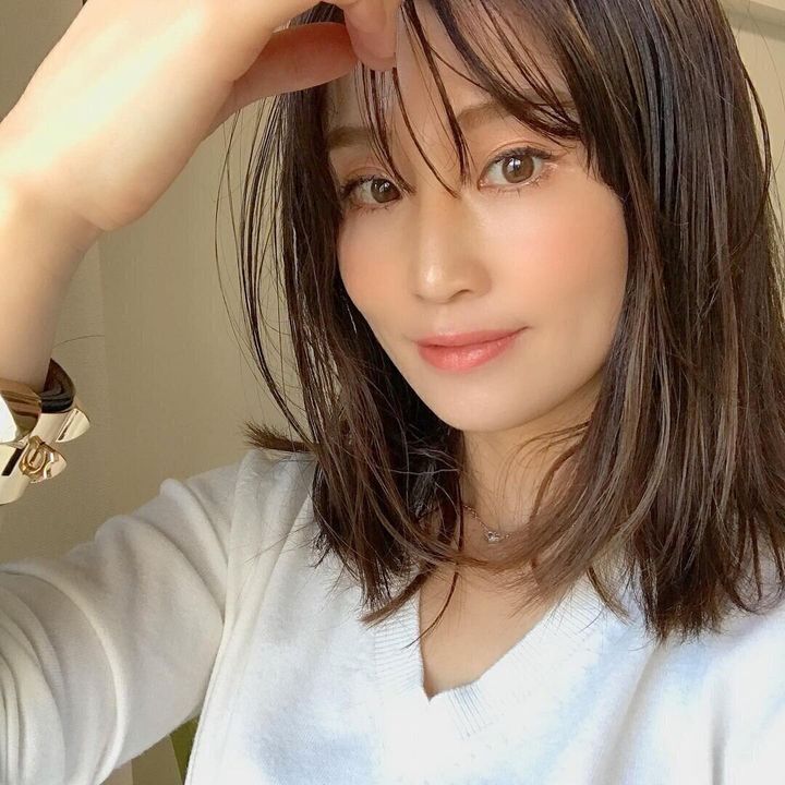 40代女性に人気のセミロング・ミディアムヘア!シースルバングで軽いアレンジを!