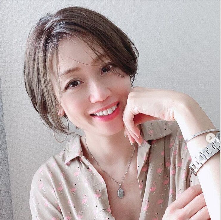 40代女性に似合う髪形　ショートヘア