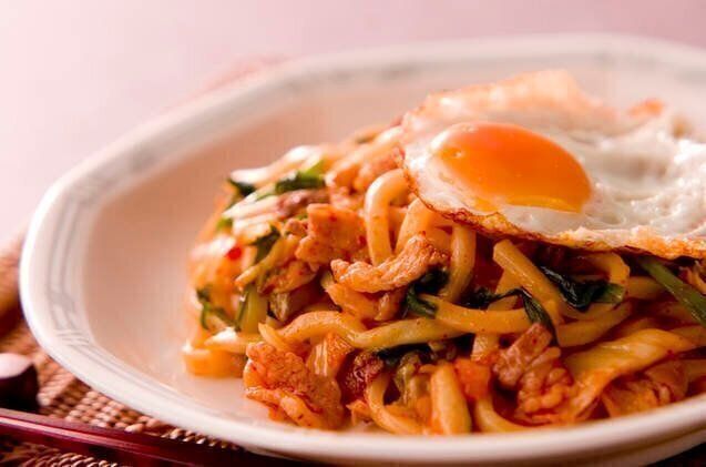 豚キムチの焼きうどん