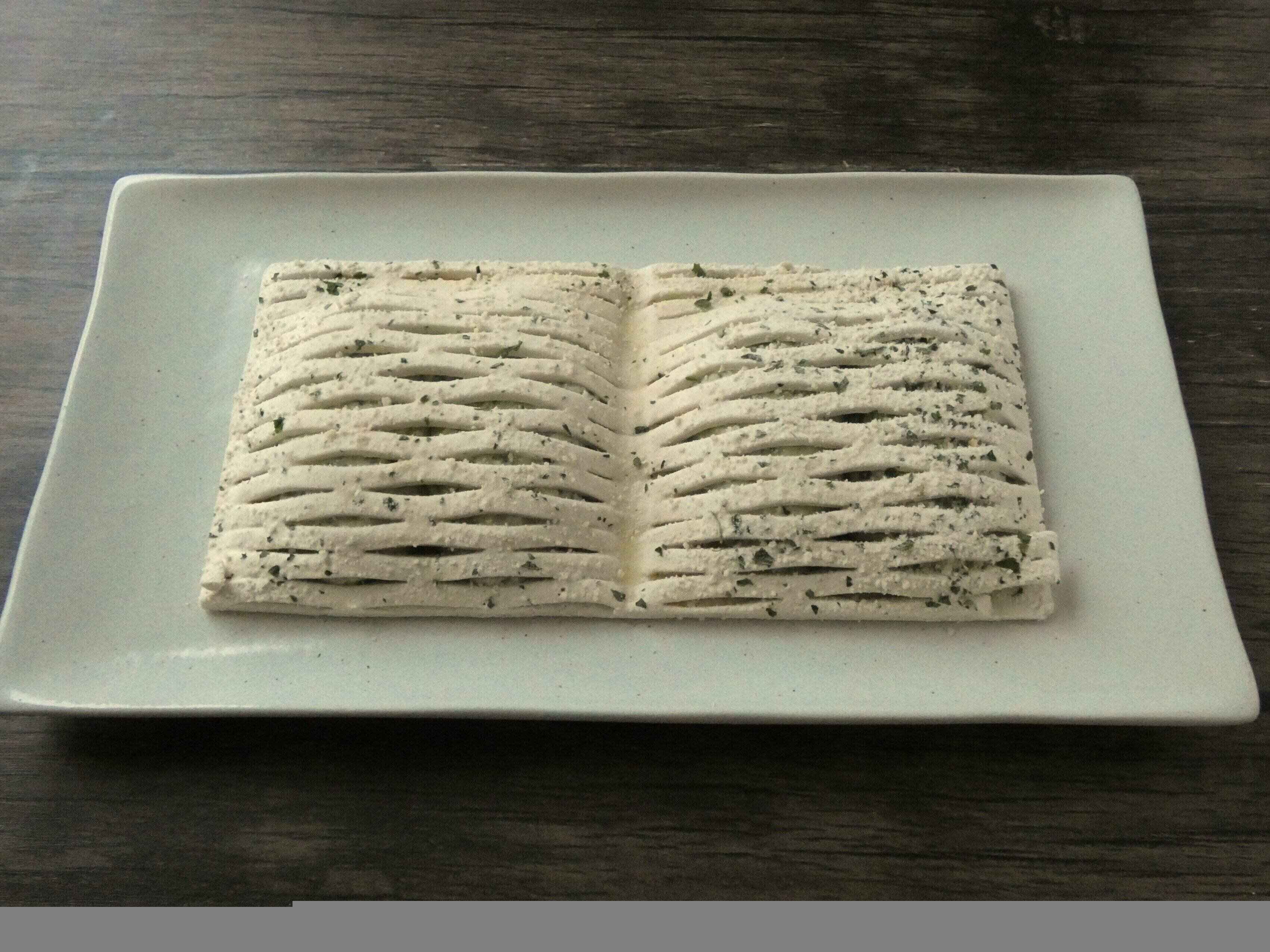 「チェダーチーズとほうれん草のパイ」