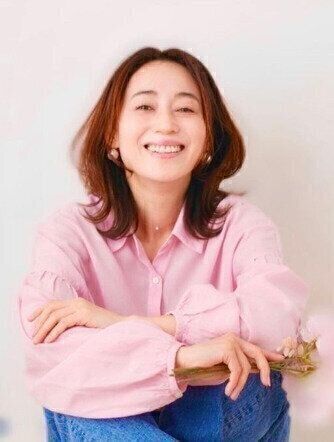 顔がリフトアップして見える！華やかくびれヘア