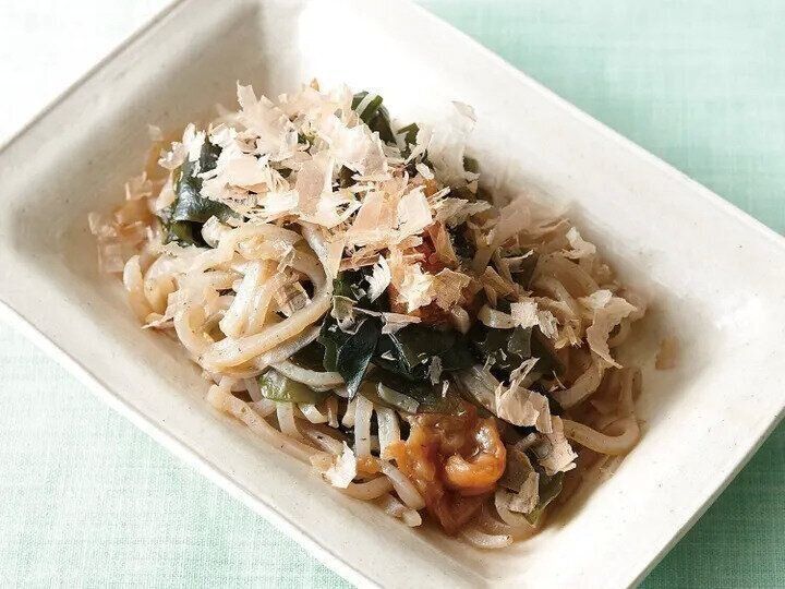 わかめと糸こんにゃくの梅おかか炒め