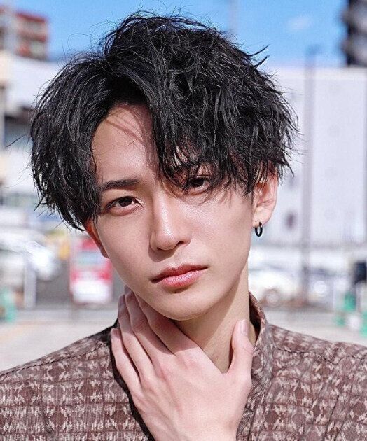 モテる流行のメンズパーマヘアカタログ 。女子ウケ抜群！モテ髪ツイストスパイラルショート