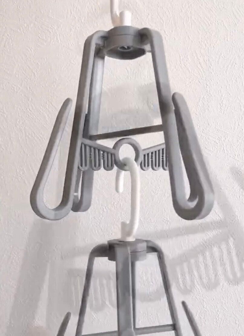 靴を干すときの味方！「靴用ハンガー」