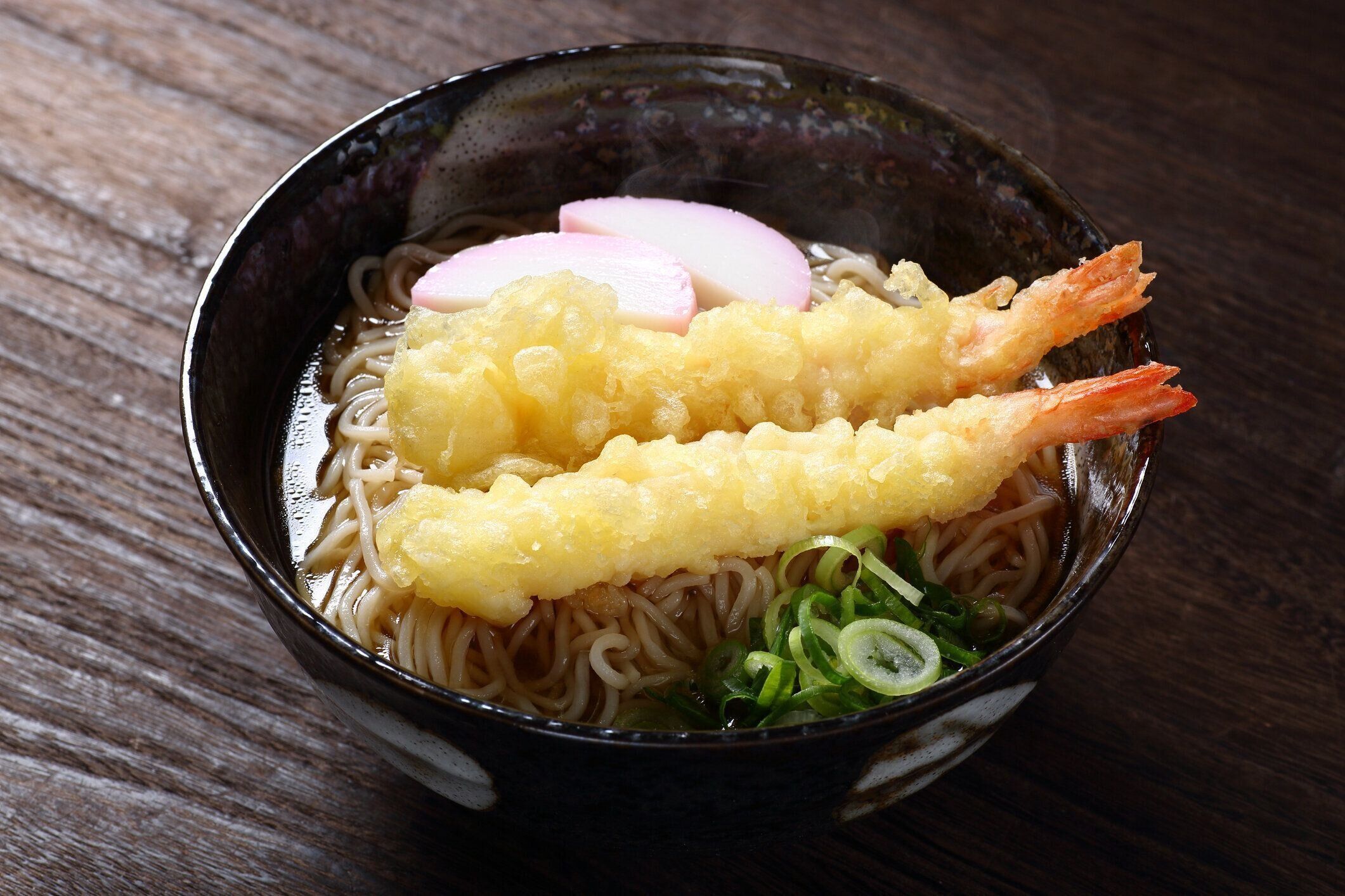 そば麺スープ、エビの天ぷら