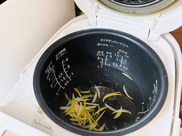 捨てるなんてもったいない お掃除のプロが教えるレモンの皮の活用法 サンキュ 捨てるなんてもったいない お掃除のプロが教えるレモンの皮の活用法 サンキュ