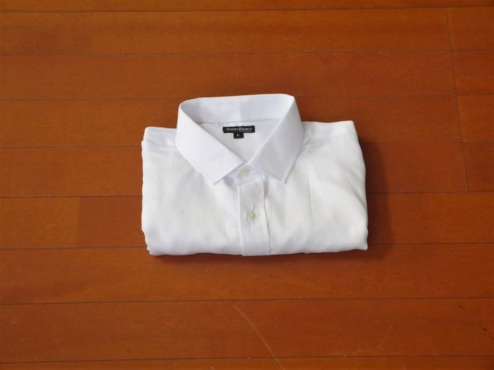 ワイシャツのたたみ方 収納 家事のプロに学ぶ 型崩れさせない方法 サンキュ ワイシャツのたたみ方 収納 家事のプロに学ぶ 型崩れさせない方法 サンキュ