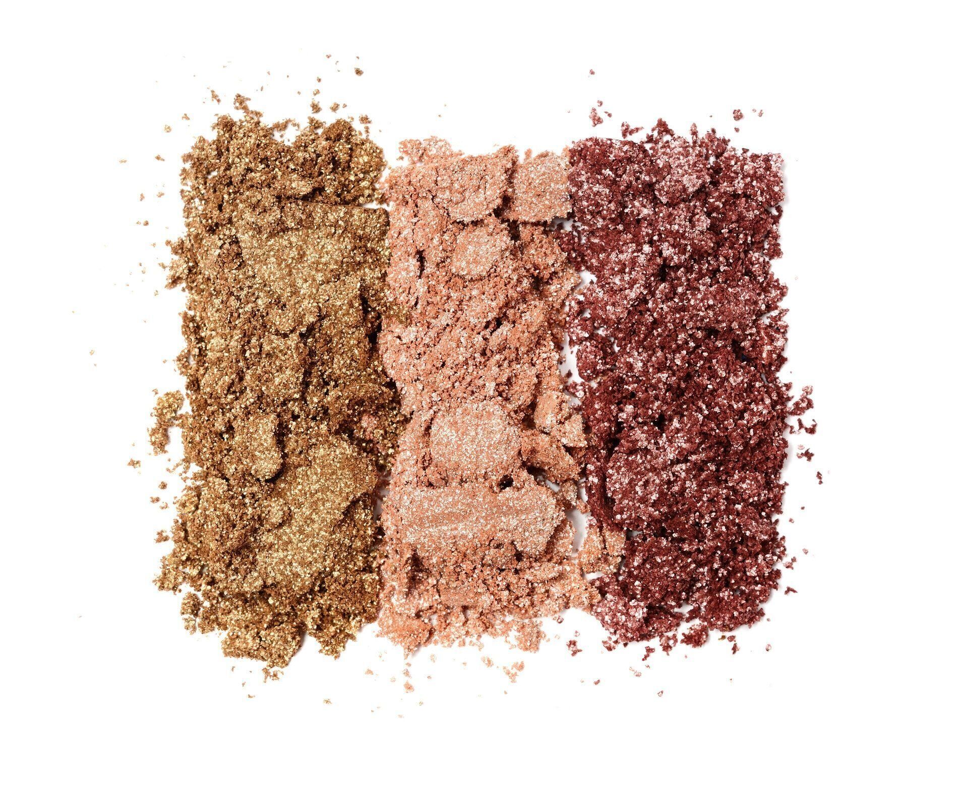 色とりどりの押しつぶされたアイシャドウ