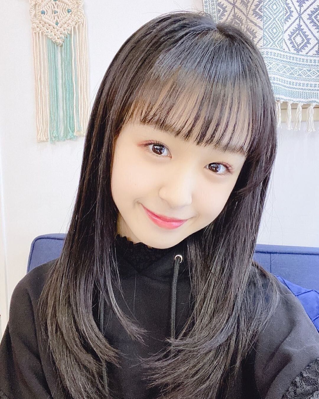 中学生の女の子に似合う流行のヘアスタイル 清楚でかわいいロングレイヤー