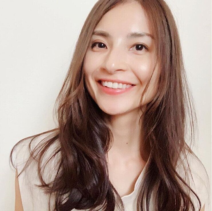 40代女性に似合う髪形　ロングヘア