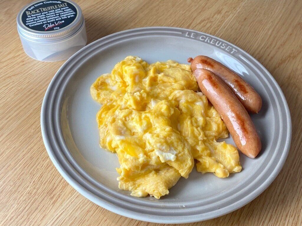 黒トリュフソルトで味付けしたスクランブルエッグ