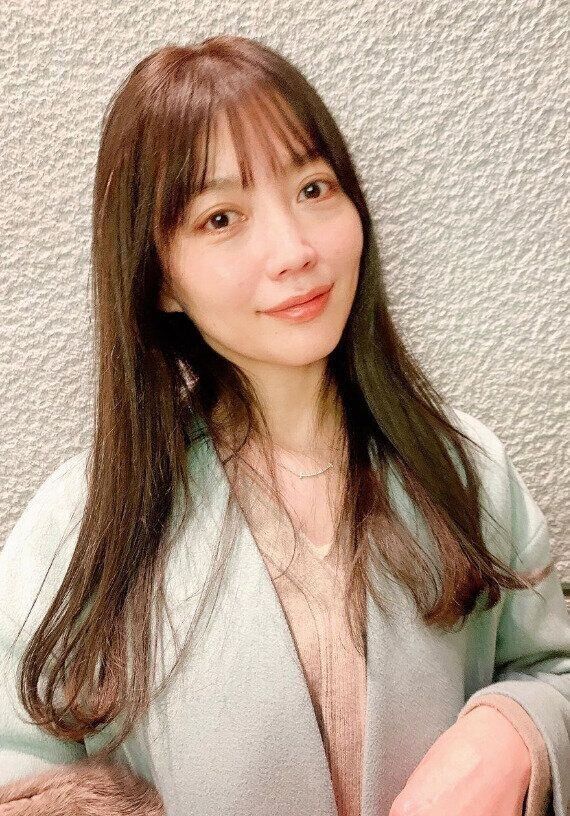 ツヤ感のあるストレートで上品に！甘美ロングヘア