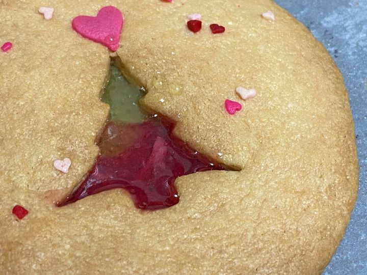 クリスマス 市販のキャンディーを使ったステンドグラス風のクッキーの作り方 サンキュ クリスマス 市販のキャンディーを使ったステンドグラス風のクッキーの作り方 サンキュ
