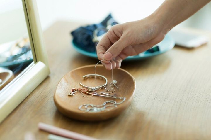 2026年のラッキーカラーはこの5色! 洋服、持ち物、雑貨、タオル…に使えば使うほど運気が上がる【Dr.コパの風水解説】