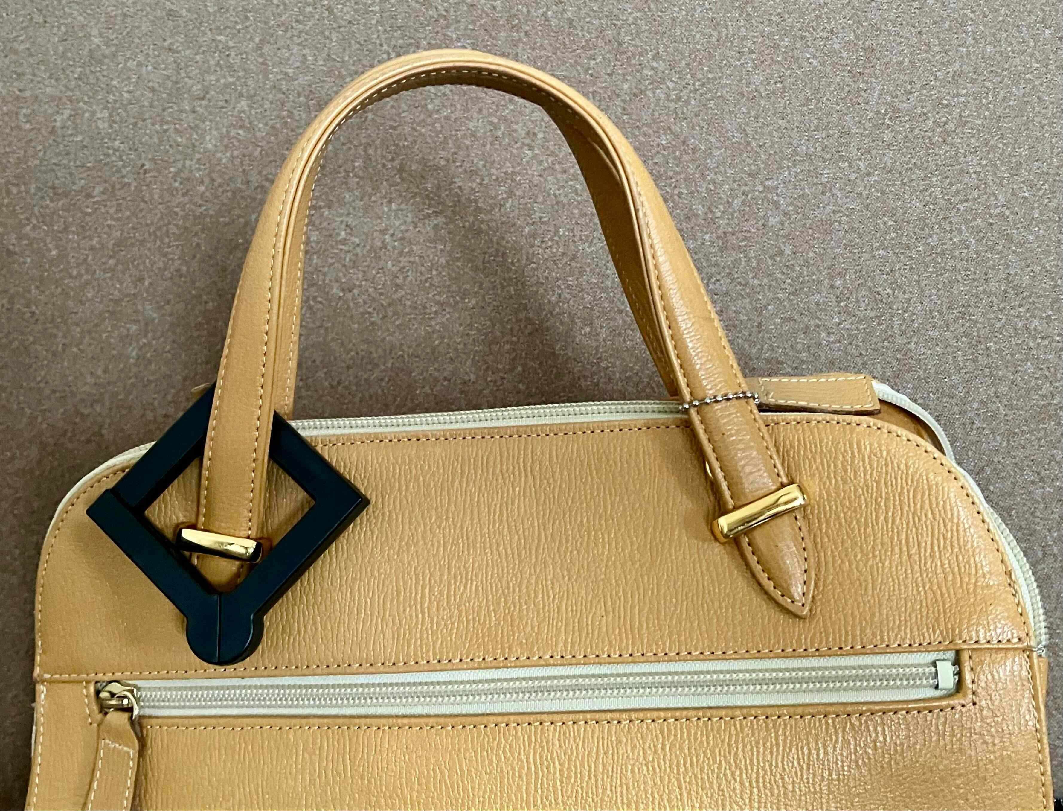 チャーム感覚でバッグに