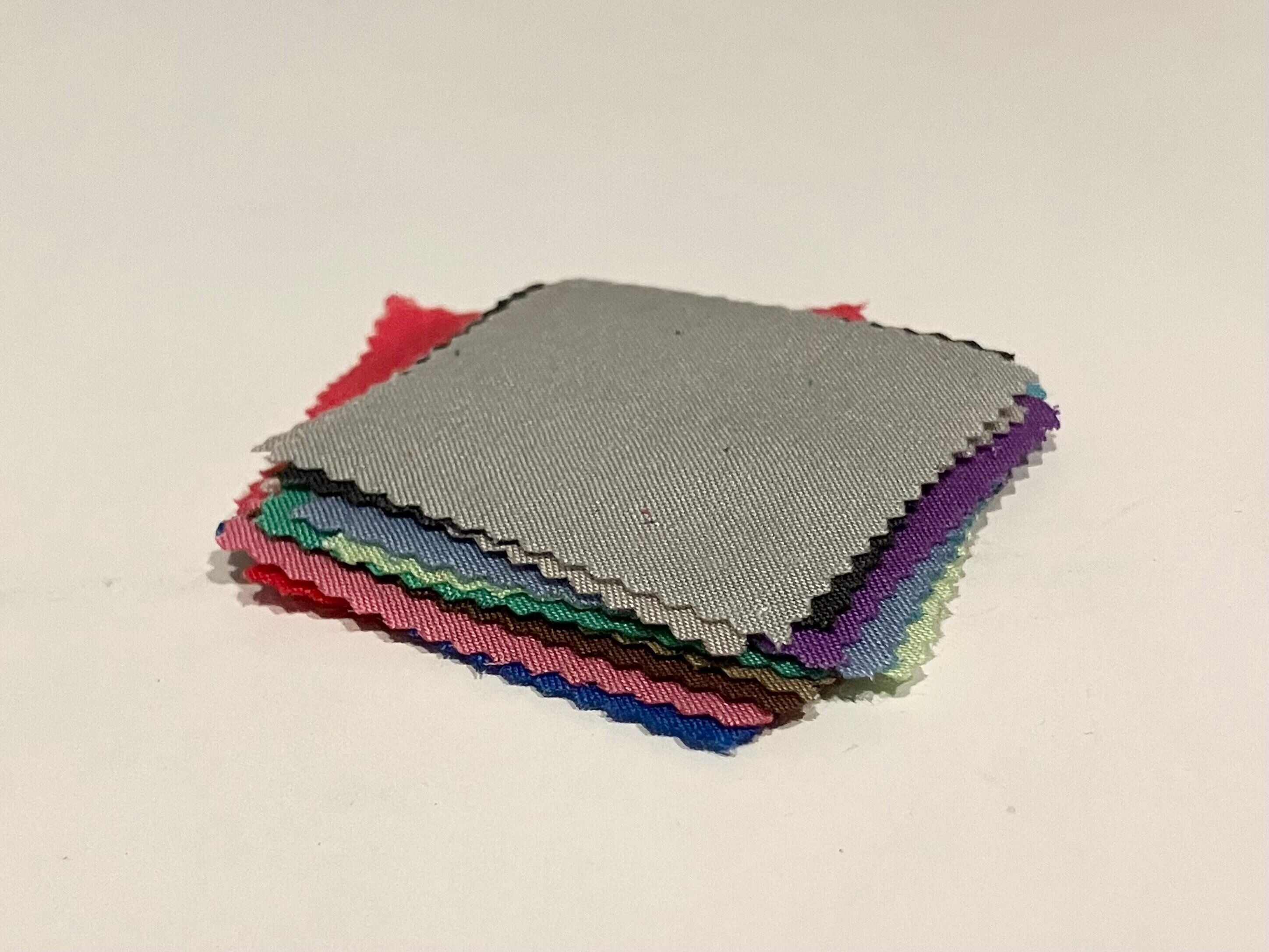 おまけでもらった似合う色の布のサンプル