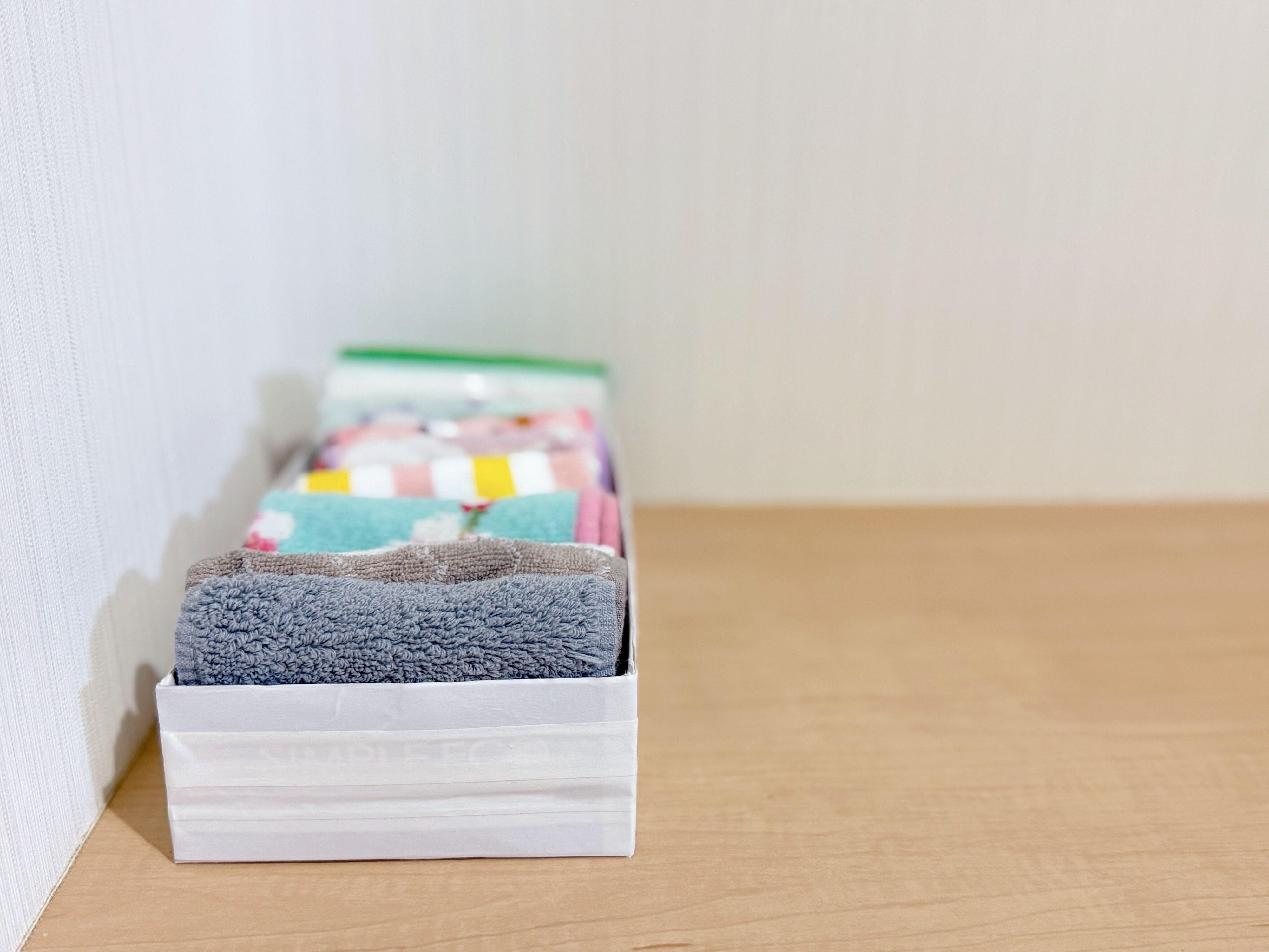 2．上部を切り取って「小物収納」に