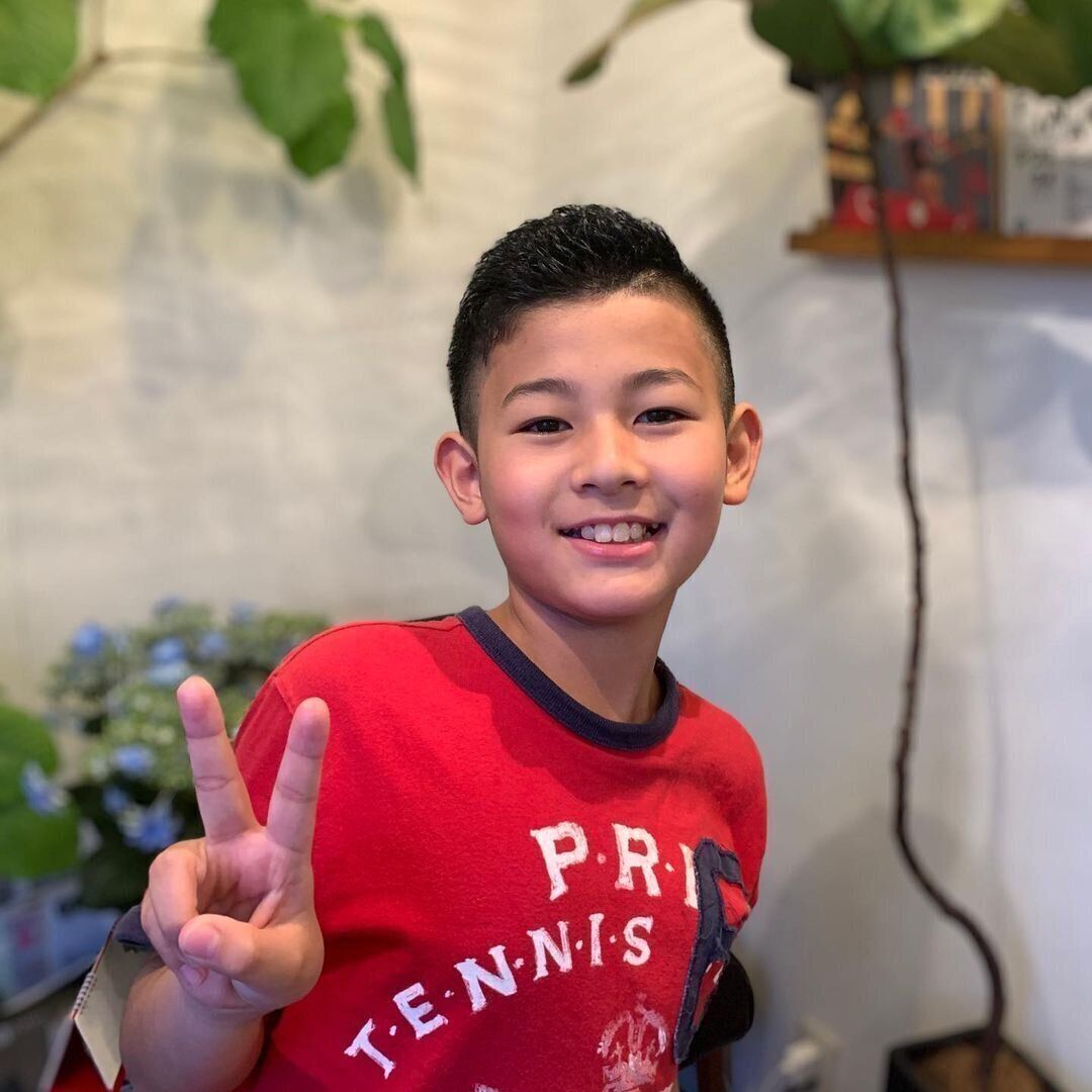 小学生の男の子の髪型 22最新 おしゃれヘアカタログ94選 いつもよりおしゃれになれる髪型を長さ別にご紹介 サンキュ