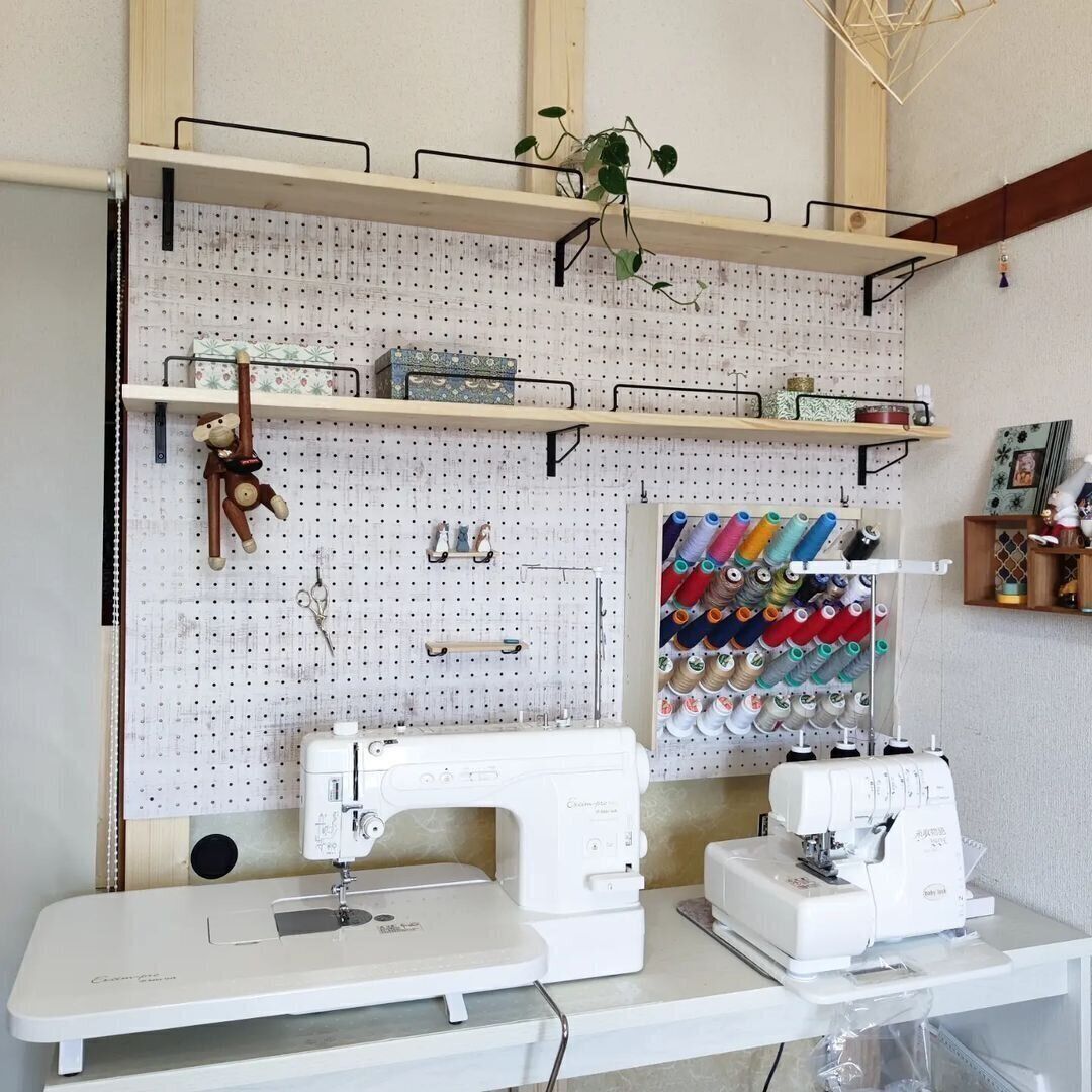 手芸用品をスッキリ！DIYで作るミシンスぺース