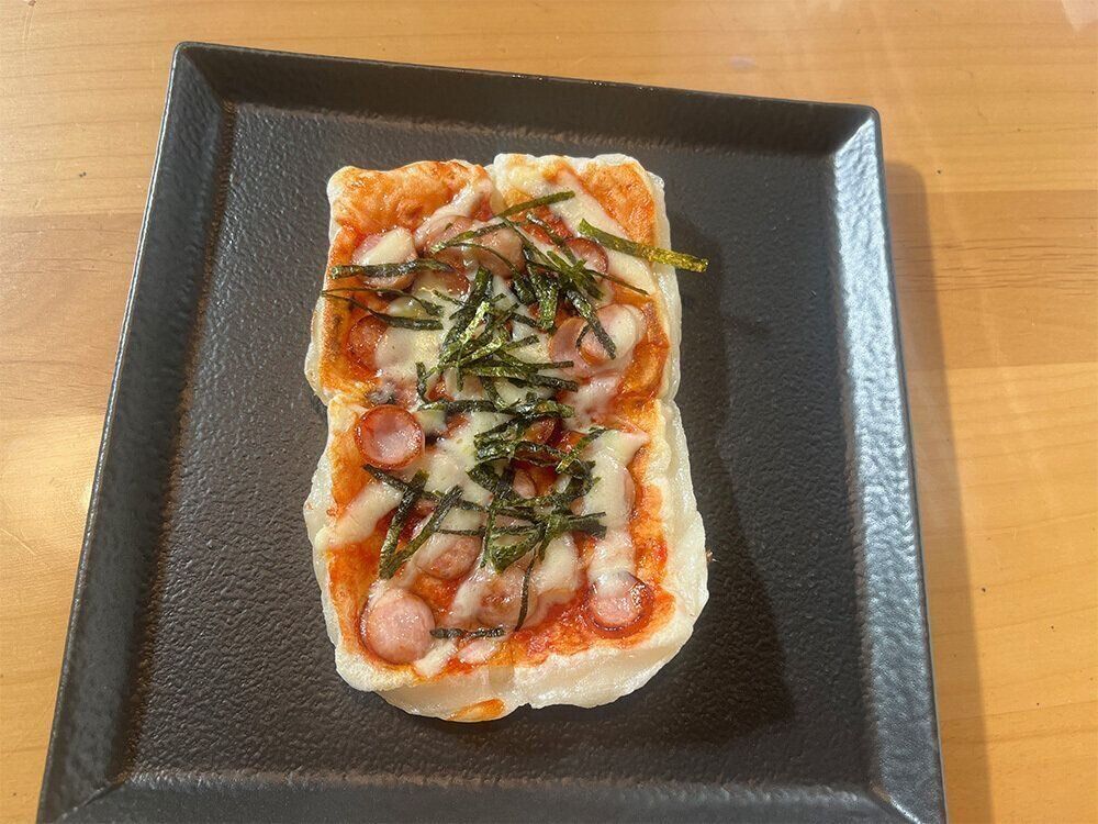 最近我が家でヒットしているのが「餅ピザ」！