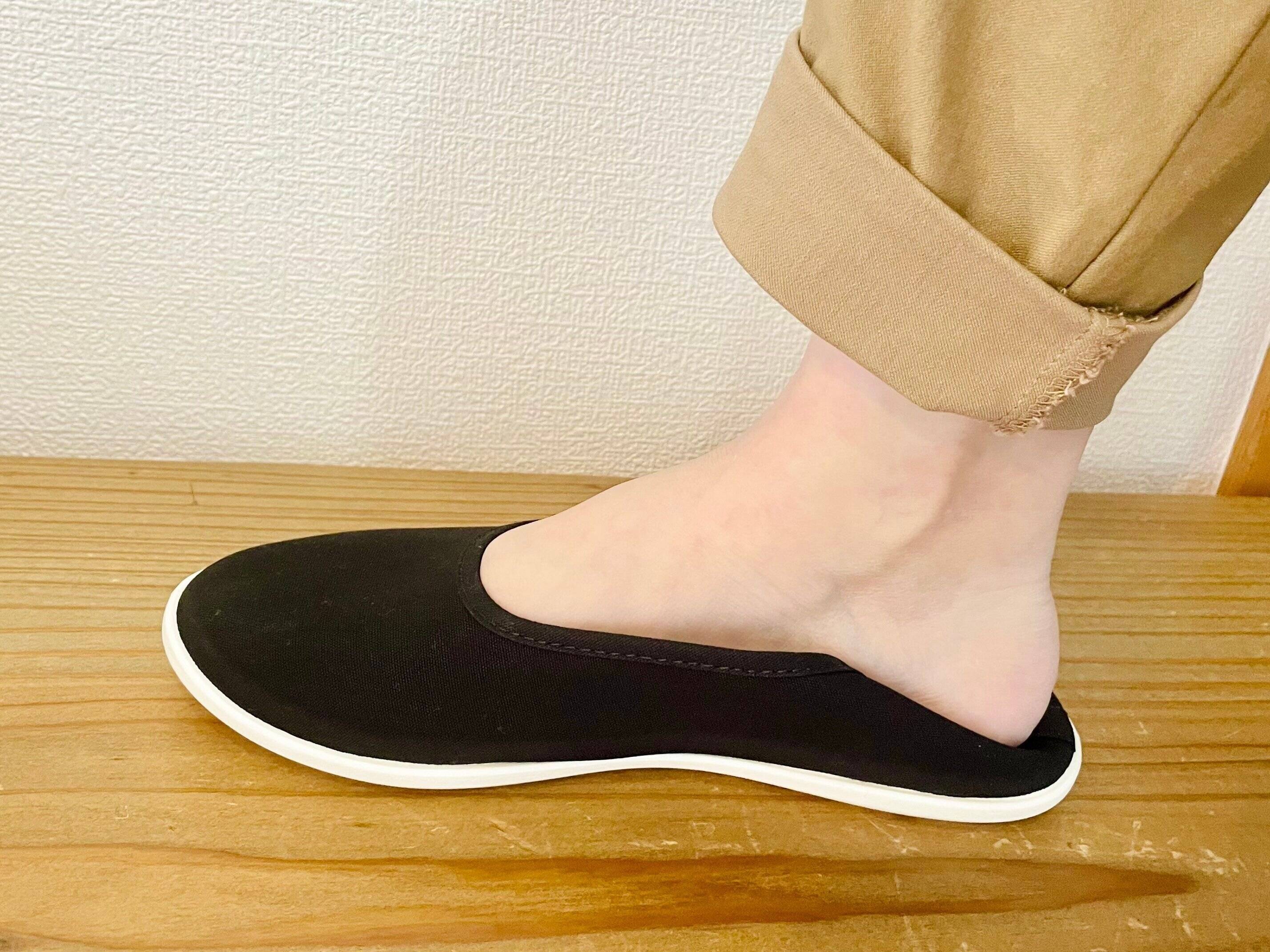 かかとが踏めるスニーカー