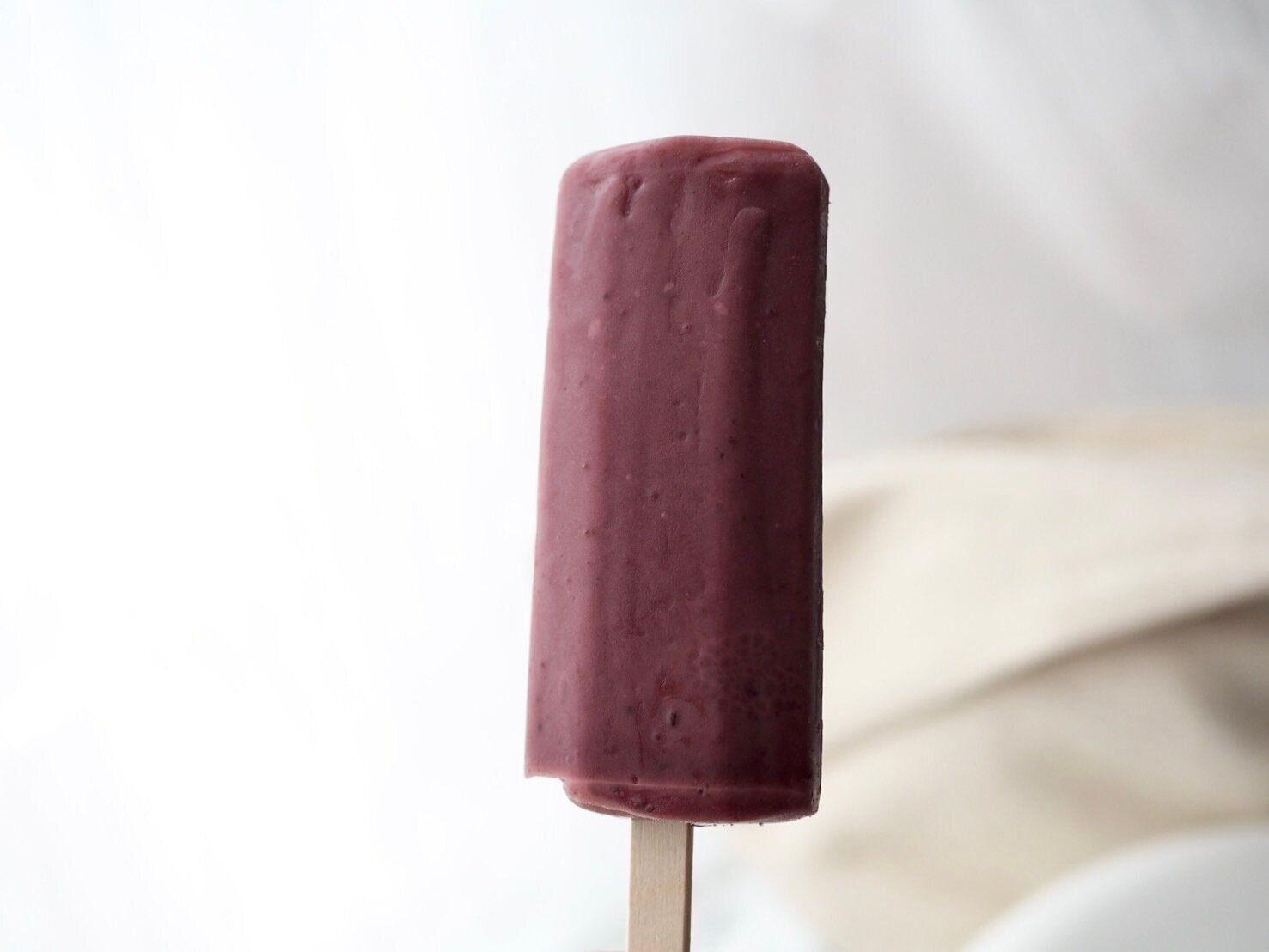 シャトレーゼ「アサイーボウル風アイスバー」商品写真