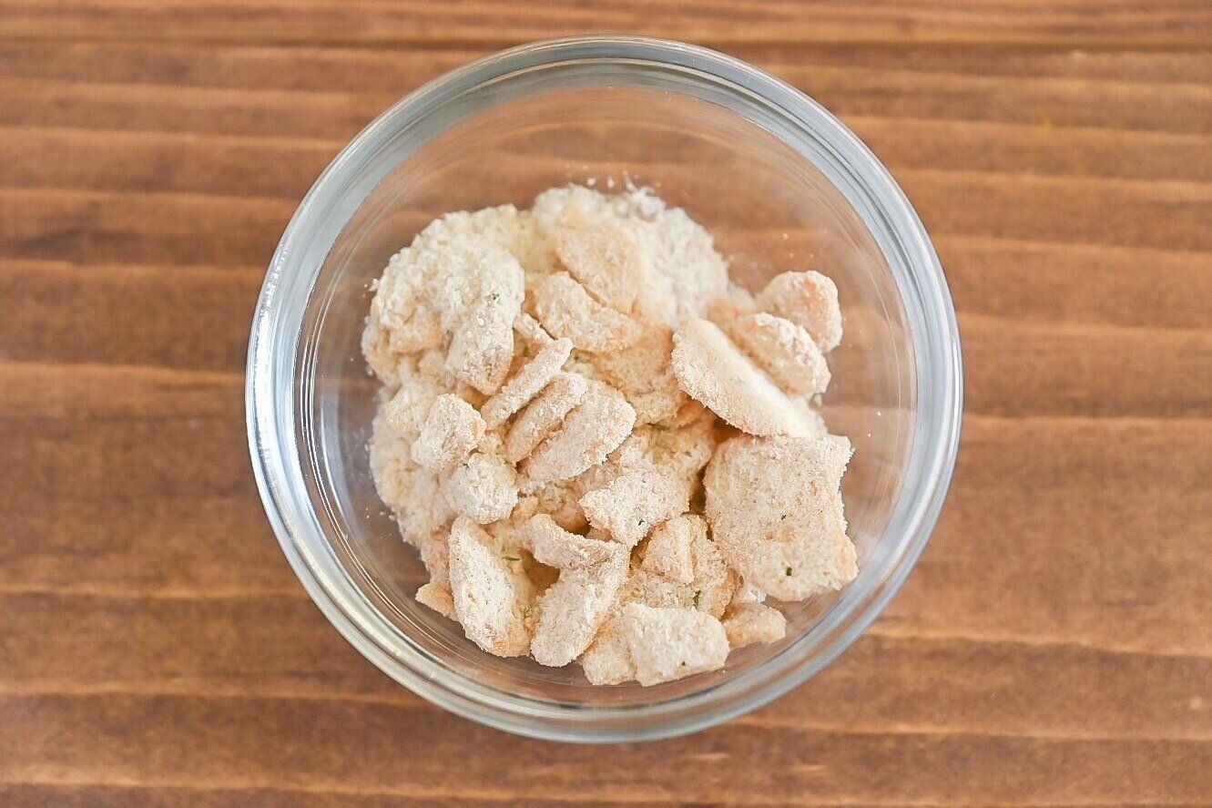 ガラスの容器に入った「なんでもガーリック」