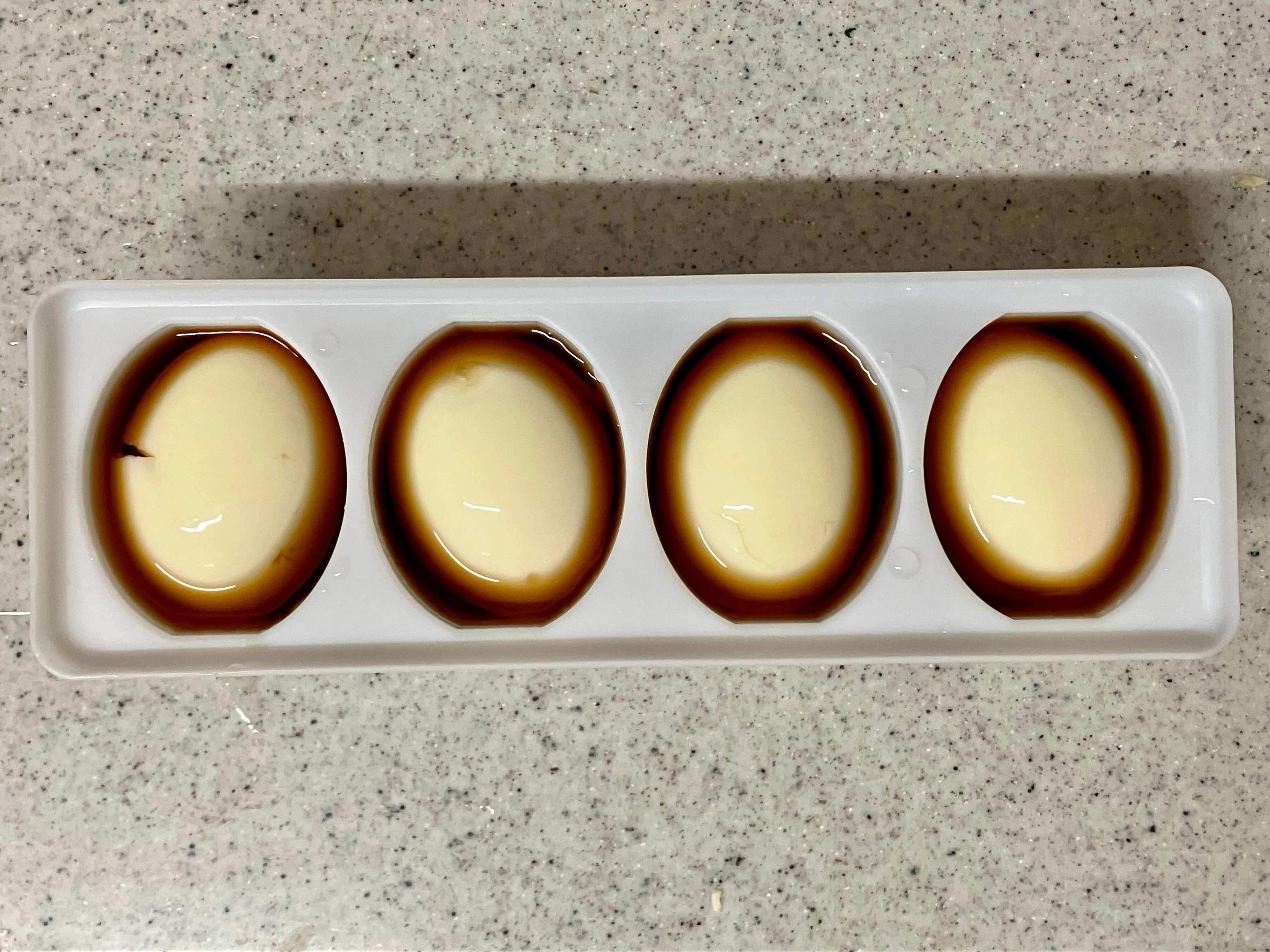 調味料を入れ、フタをして冷蔵庫へ