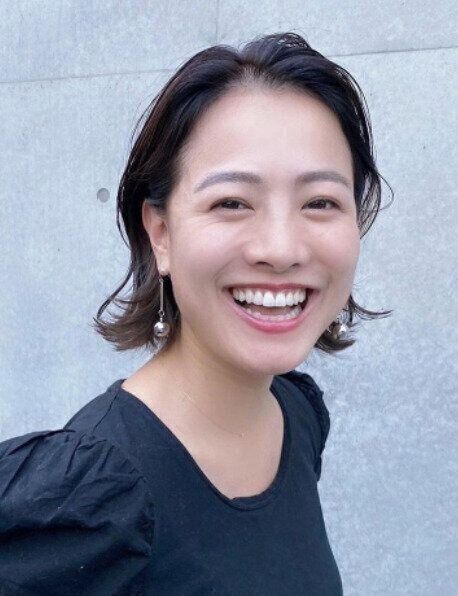 40代女性に似合うボブ。前髪オールバック風がおしゃれ！外ハネボブ