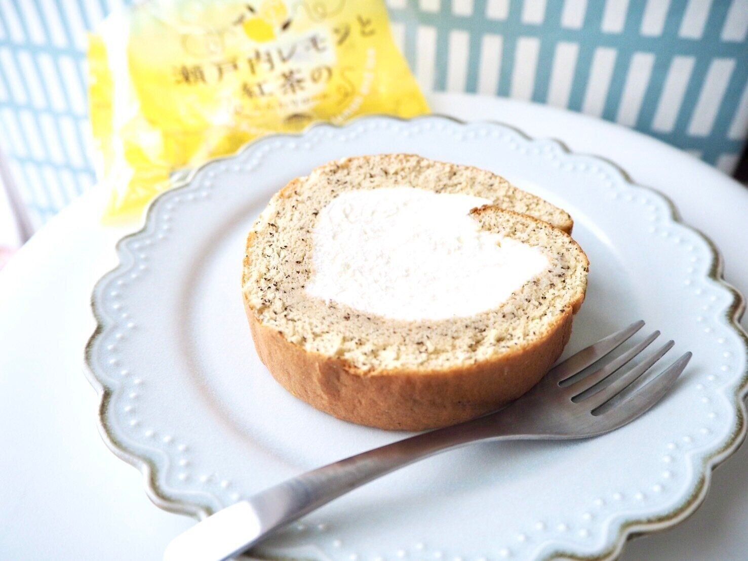 シャトレーゼ「瀬戸内レモンと紅茶のふんわりロール」商品写真