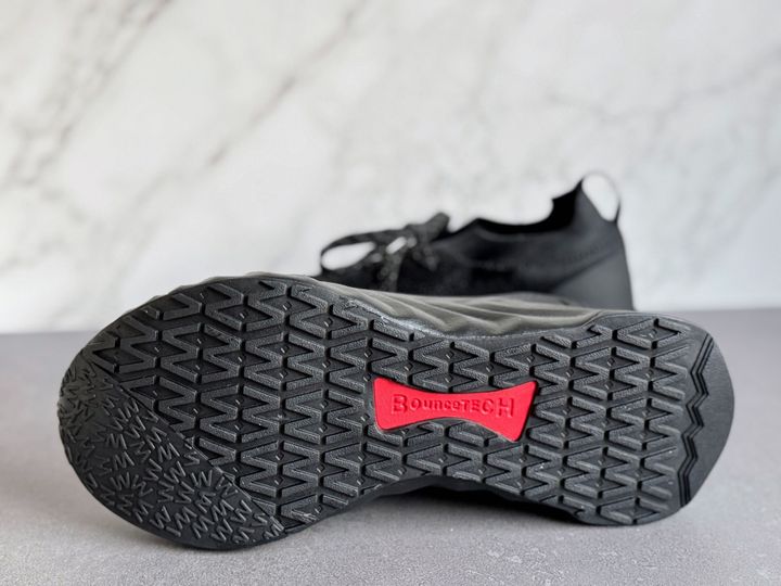 1.ソールには独自の高反発素材が使われているから