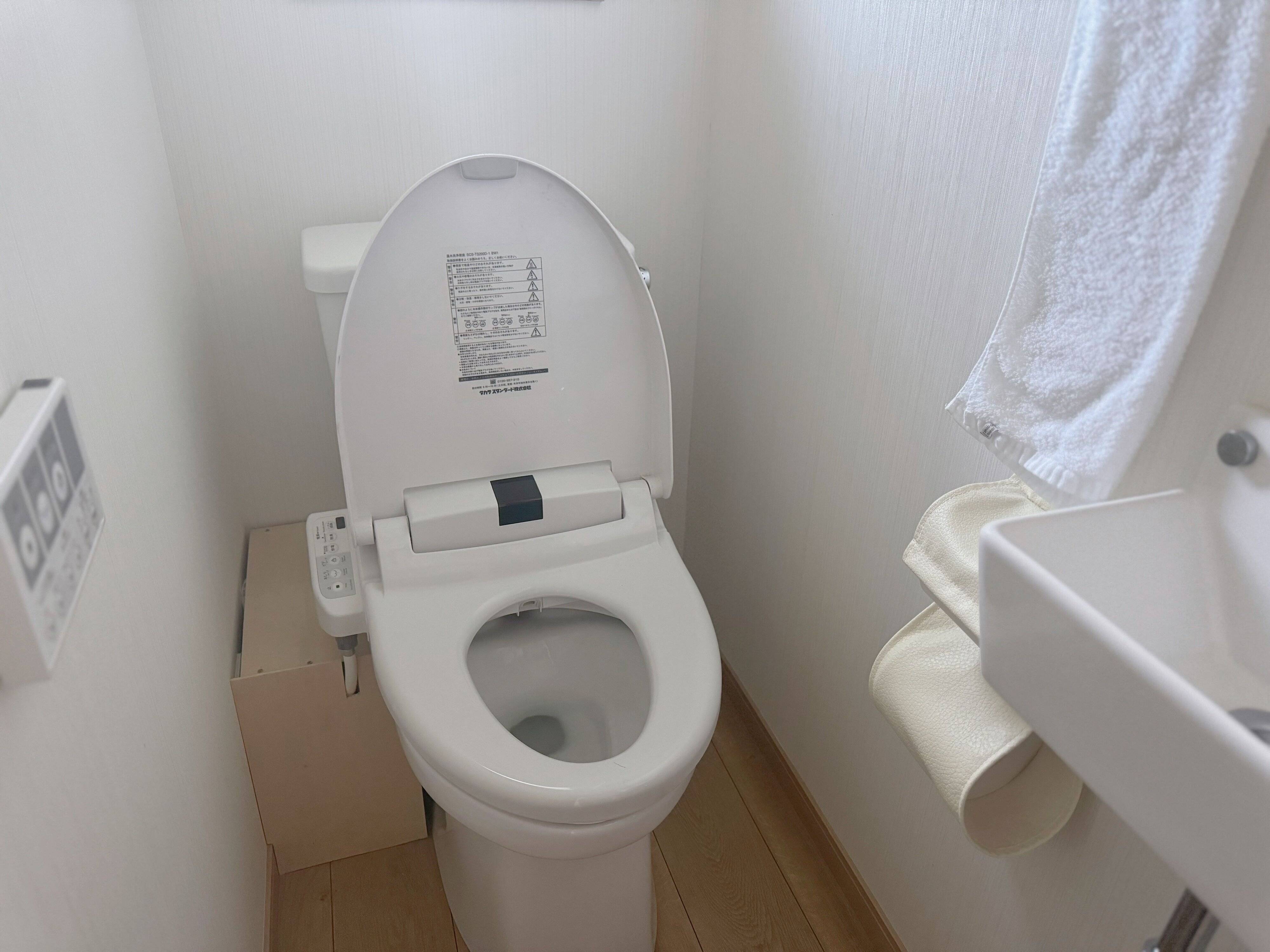 便器掃除で使用した洗剤を長時間放置すること