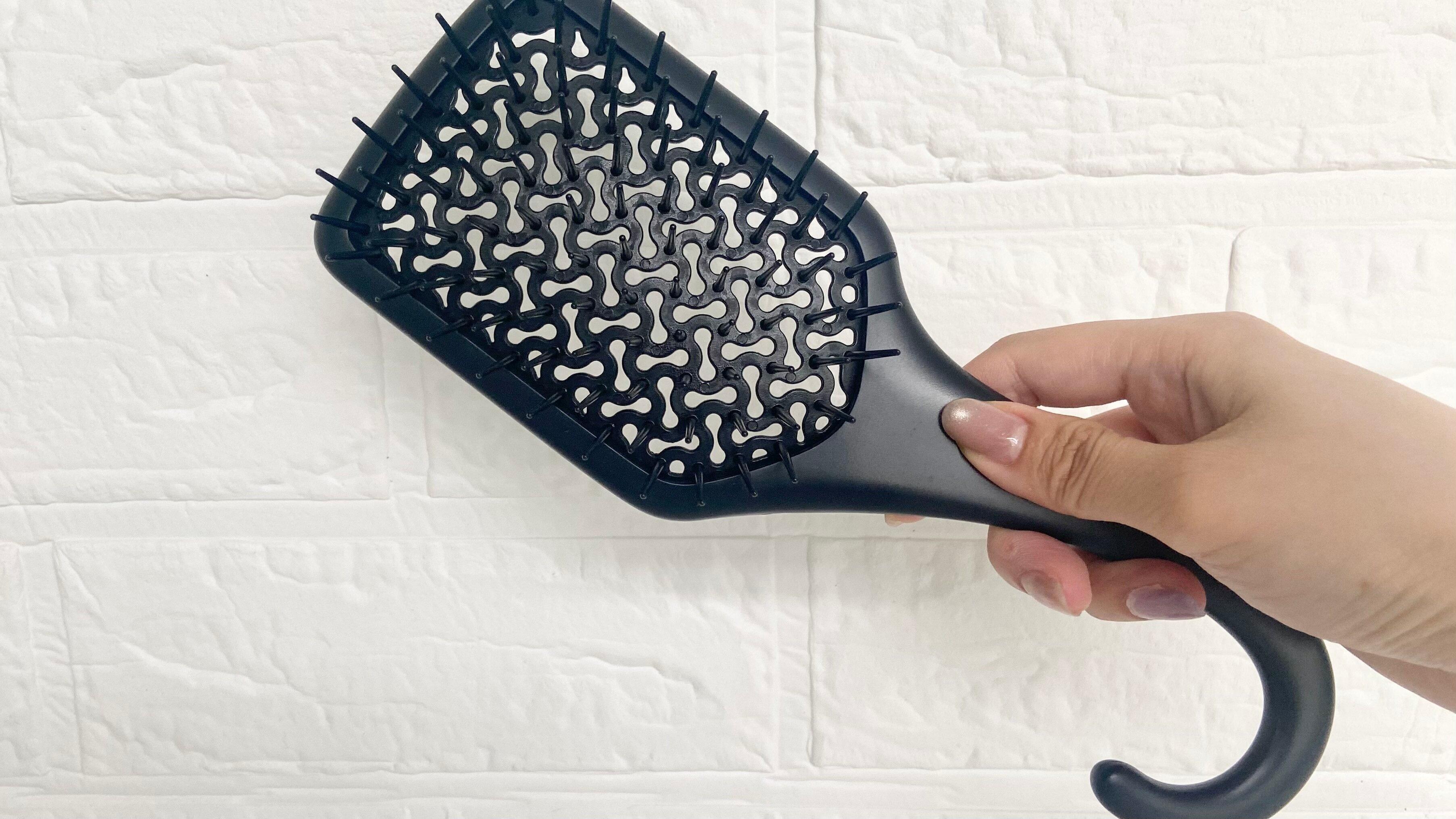 daiso ダイソー かけられるシャンプーブラシ JANコード：4550480645858