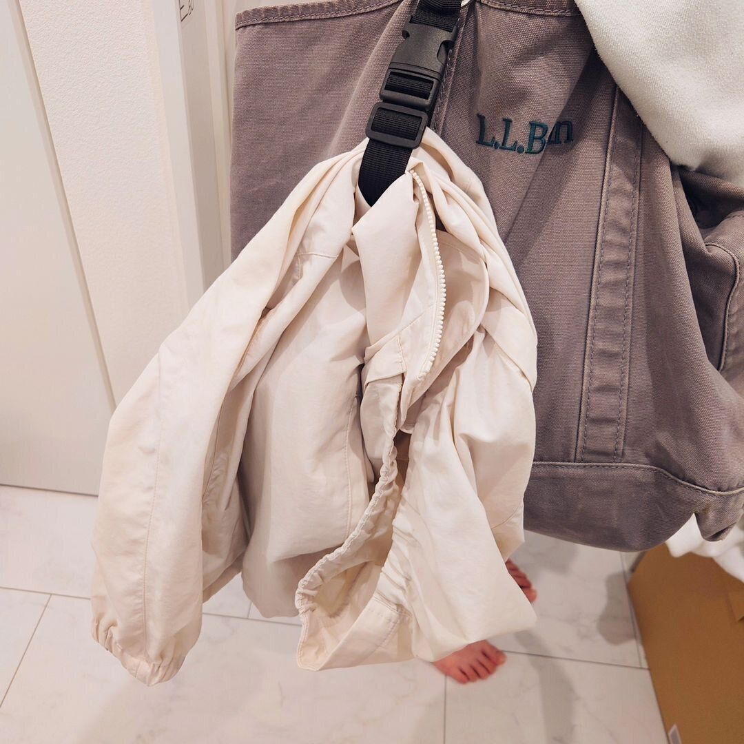 【セリア】バッグに上着をかけられる最強便利グッズ